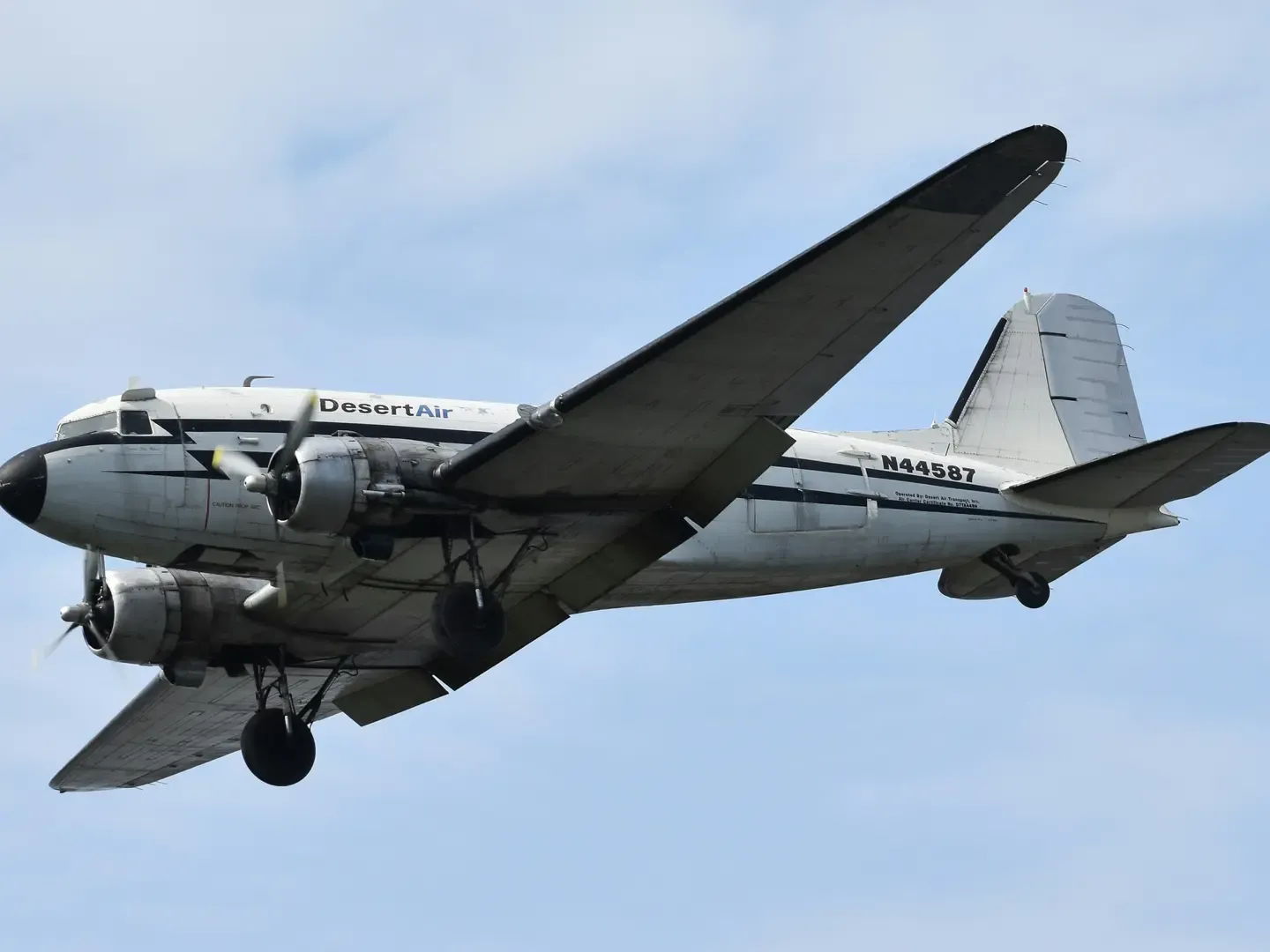 Douglas DC-3